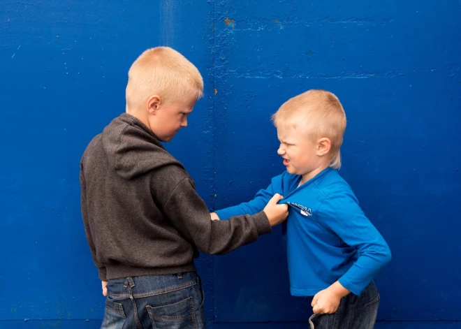 Līdz kautiņam dažas sekundes! Kā reaģēt uz bērna emocijām?