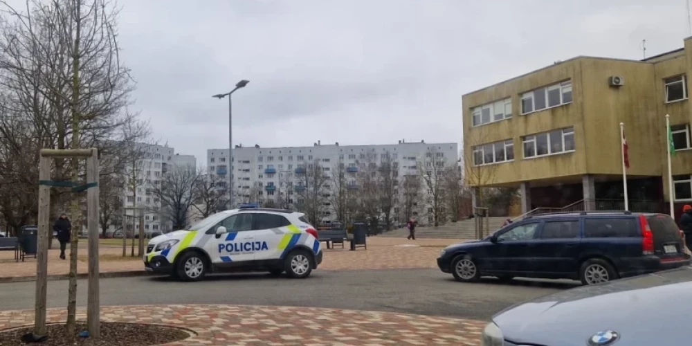 Valsts policija jau veikusi pārbaudi Jelgavas pilsētas skolā par izteikto nicinošu attieksmi pret Ukrainas bēgļu bērniem (foto: BreakingLV "X" konts)