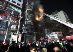 Не менее 45-и человек погибли при пожаре в многоэтажке в Бангладеш