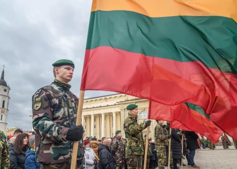 Latvijas tiesa nolemj piedzīt 120 000 eiro no Latvijā reģistrēta uzņēmuma saistībā ar kukuļošanu Lietuvas armijas iepirkumā