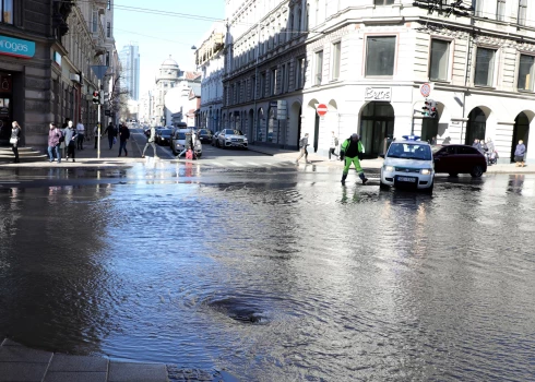 Centrs ir viena no apkaimēm, kur laiku pa laikam plīst ūdensvadi.