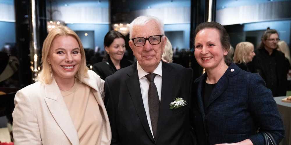 Tekstilmākslinieces Edītes Pauls-Vīgneres personālizstādes "Vecums rotaļājas" svinīgā atklāšana.