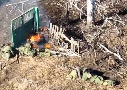 VIDEO: ukraiņi ar "Bradley" iznīcina visu okupantu desantu un viņu bruņutransportieri