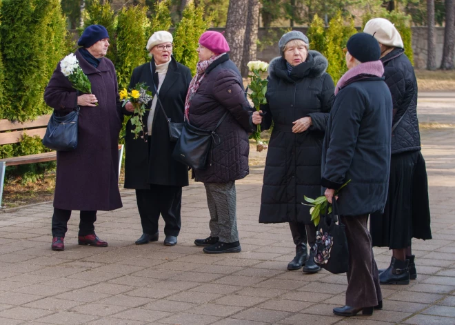 Sestdien, 2. martā Rīgas Krematorijā notika atvadīšanās no kinokritiķa un teorētiķa, scenāriju autora Mihaila (Mika) Savisko.