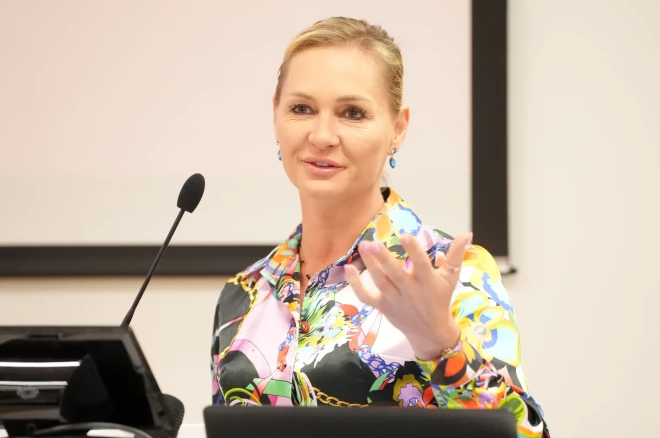 Bijusī politiķe Baiba Broka vairākus gadus bija Latvijas Biatlona federācijas prezidente, bet tagad ir tās valdes locekle.