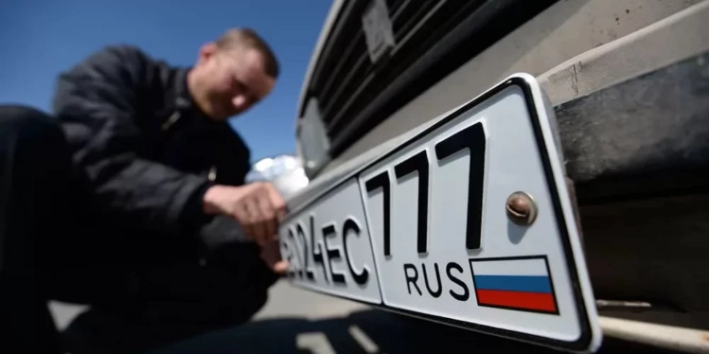 Lietuva: "Krievijas automašīnām jāpazūd no valsts līdz 11. martam"