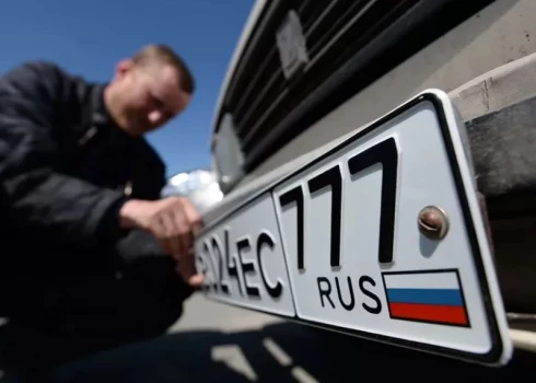 Lietuva: "Krievijas automašīnām jāpazūd no valsts līdz 11. martam"