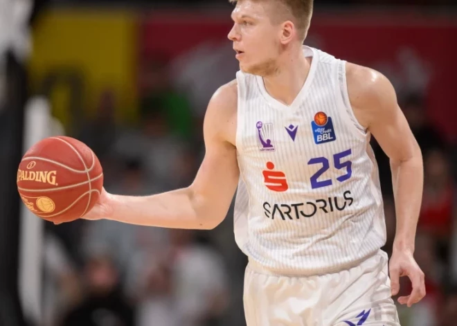 Šiliņa komanda izcīna uzvaru Vācijas bundeslīgas spēlē