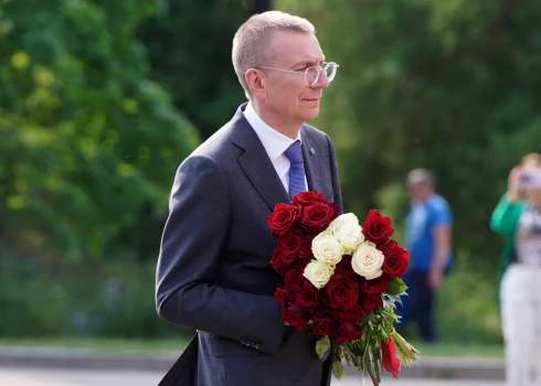 Канцелярия президента готова потратить больше 40 000 евро на цветы