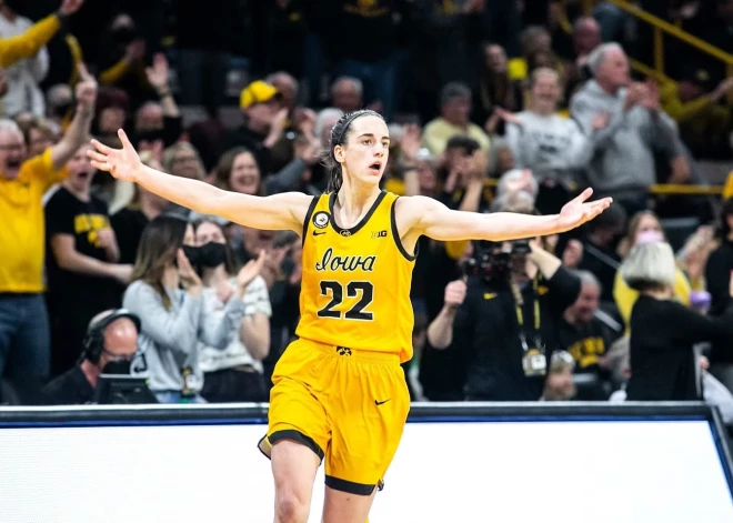 VIDEO: Klārka kļuvusi par NCAA visu laiku rezultatīvāko basketbolisti
