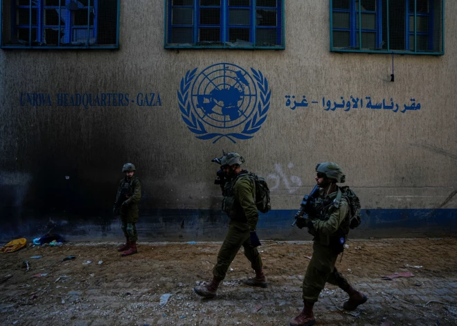 Izraēlas armija nesen iegāja UNWRA galvenajā mītnē Gazā (foto: Scanpix / The Associated Press)