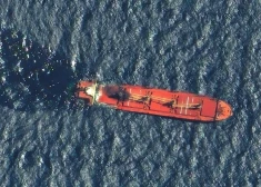 Sarkanajā jūrā pārrauti vairāki sakaru kabeļi; hutieši vainu neuzņemas