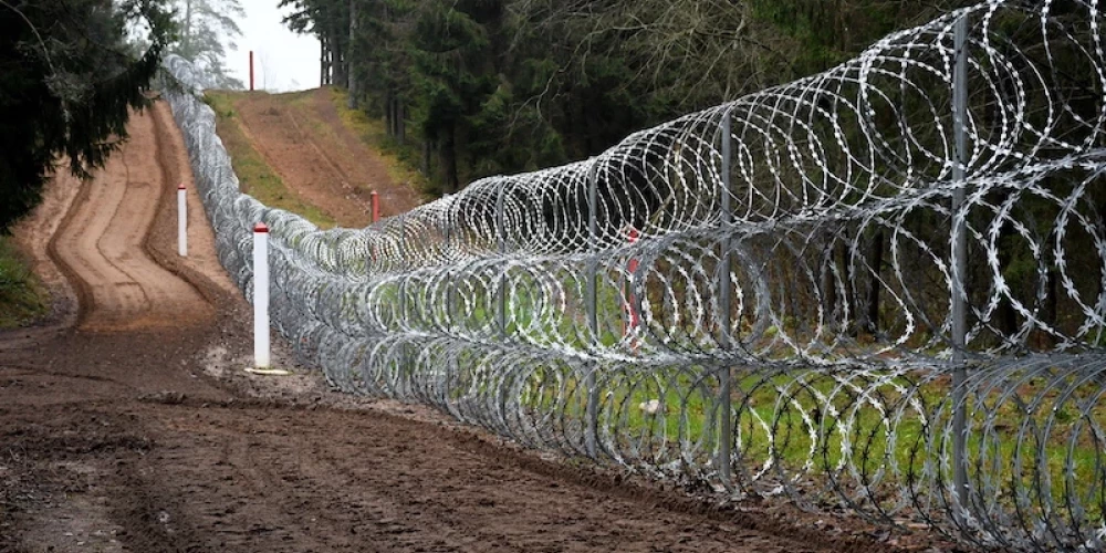 Pirmdien konstatēti 13 mēģinājumi nelikumīgi šķērsot robežu; izskatīs iespēju pastiprināt drošību