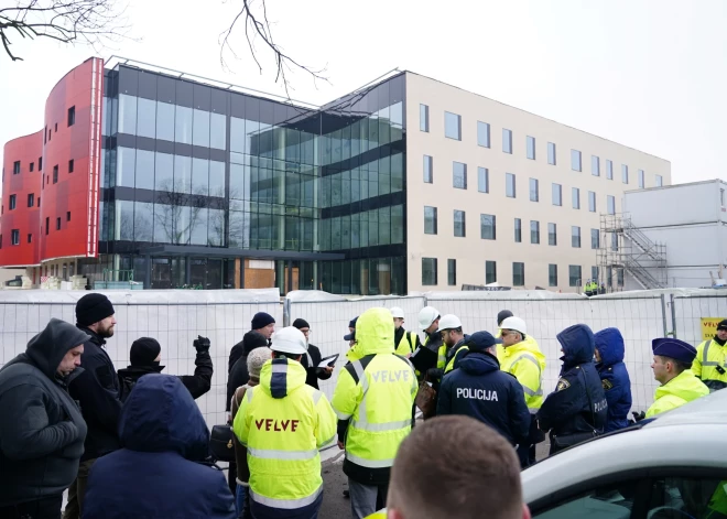 Больница Страдиня будет искать нового застройщика на открытом конкурсе, параллельно занимаясь взысканием