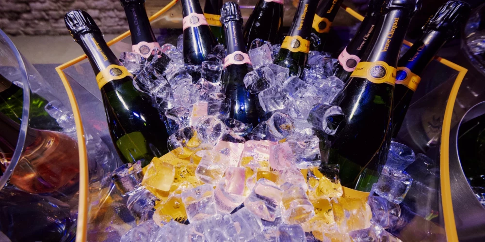 Atskats Burbuļu parādē - Baltijas vērienīgākā šampaniešu parādē