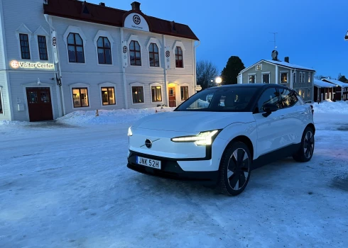 "Volvo" jaunais elektromobilis EX30.