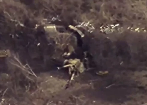 VIDEO: Trešā atsevišķā uzbrukuma brigāde pie Avdijivkas iznīcina Krievijas artilērijas bateriju