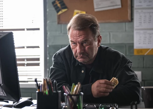 Jurists Andris Daugaviņš jau otro sezonu priecē skatītājus izmeklētāja lomā seriālā "Nelūgtie viesi".