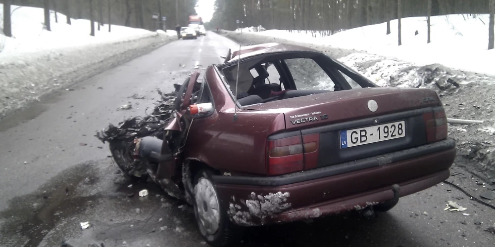 Nosauktas divas bīstamākās vietas Rīgā, kur šoferiem jābūt īpaši uzmanīgiem