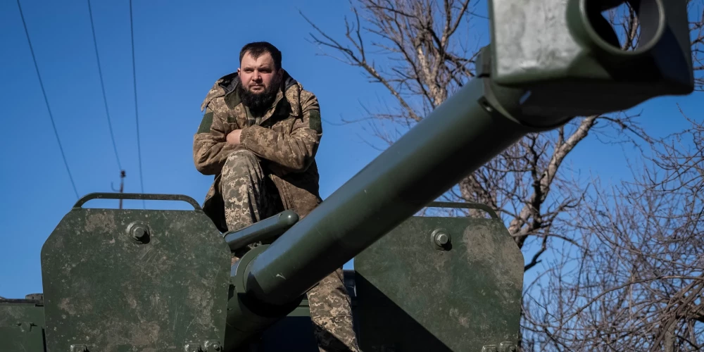 "Bloomberg": artilērijas šāviņu iegādei Ukrainai savākta teju visa summa