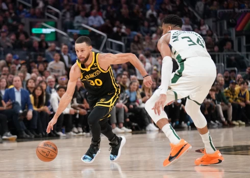 Atgūstoties pēc pazemojuma Bostonā, Goldensteitas "Warriors" sakauj NBA 2021. gada čempioni "Bucks"