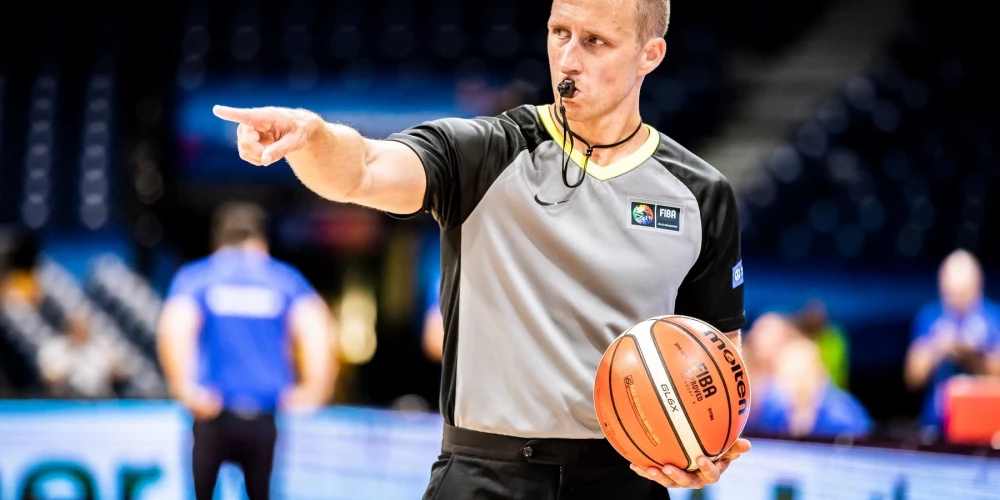 Divi Latvijas basketbola tiesneši pretendē uz vietu Parīzes olimpiskajās spēlēs 