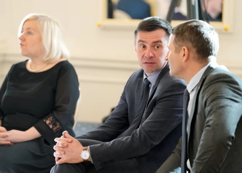Aleksejs Stecs (vidū).