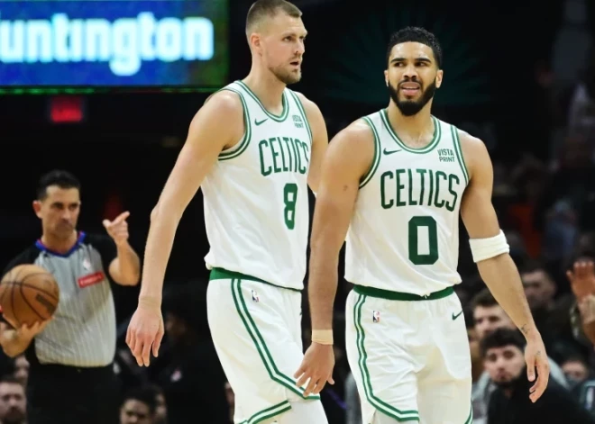Porziņģis gūst 24 punktus, tomēr tas neglābj "Celtics" no zaudējuma čempioniem