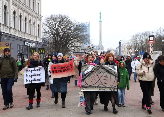 Отмечая Международный женский день, "Центр Марта" 8 марта в шестой раз провел шествие солидарности женщин против насилия.