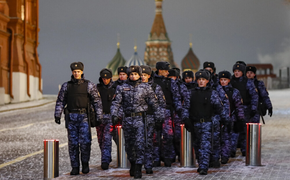 Pēc izskanējušajiem terorisma draudiem Maskavā vērojama pastiprināta policijas klātbūtne
