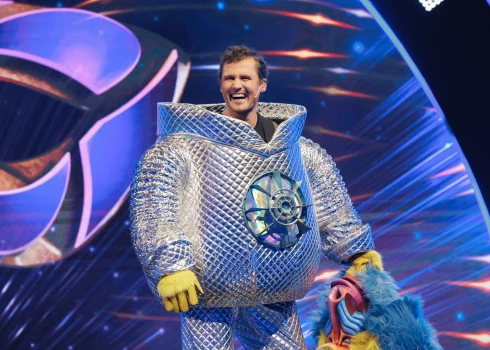 Zem Mutanta maskas slēpās bijušais hokejists Jēkabs Rēdlihs.