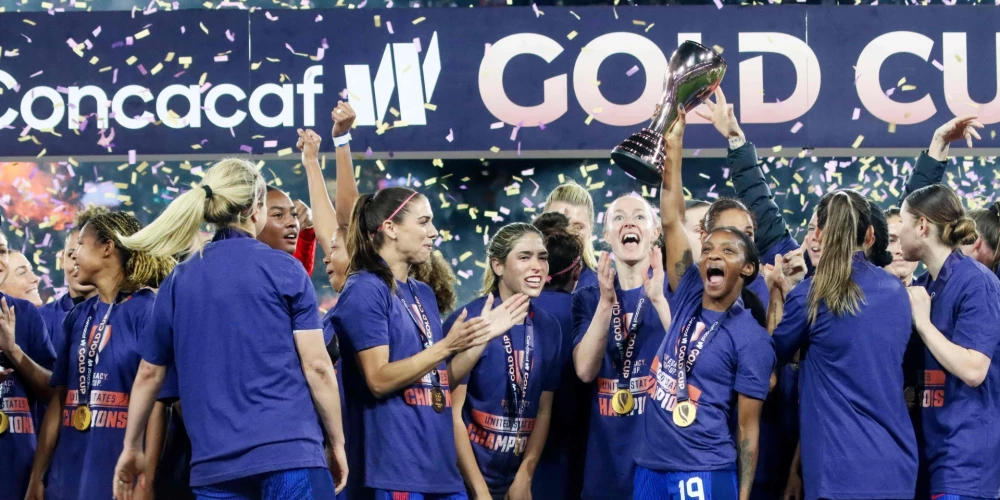CONCACAF Zelta kausā sievietēm uzvar ASV futbolistes 