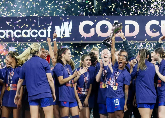 CONCACAF Zelta kausā sievietēm uzvar ASV futbolistes
