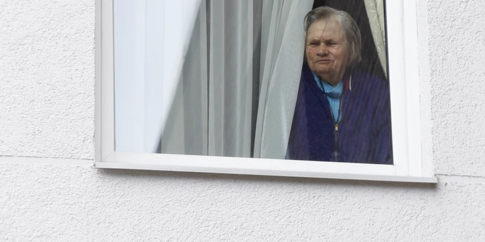 "Мы тоже повышаем цены...": пансионатам для престарелых выживать в Латвии все труднее