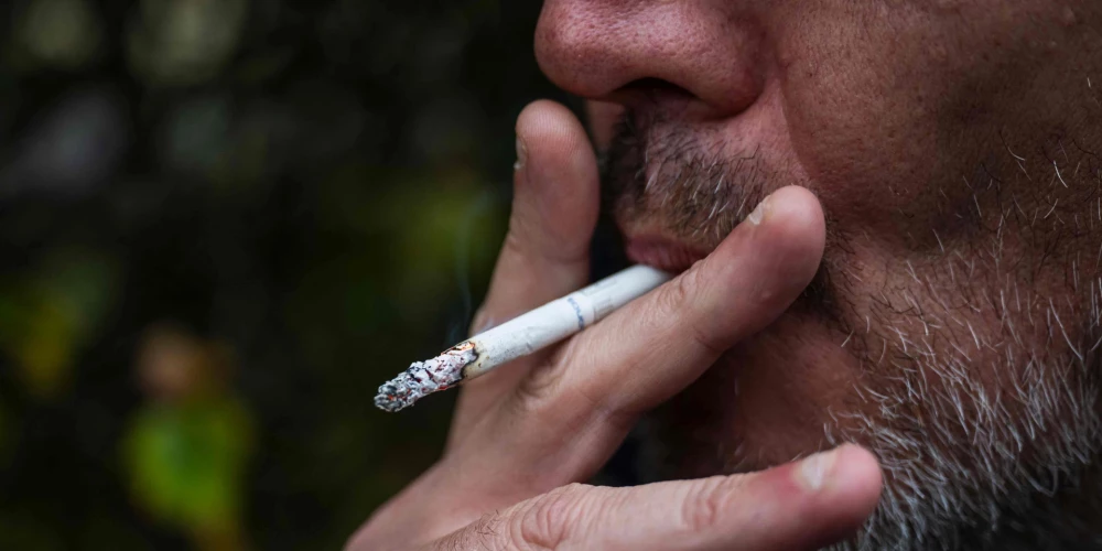 Latvijā sasniegts pēdējos piecos gados augstākais smēķētāju skaits, liecina pētījums