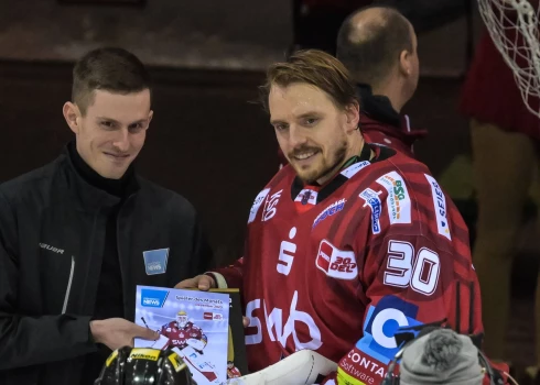 Gudļevskis atzīts par Vācijas hokeja čempionāta pamatturnīra labāko vārtsargu