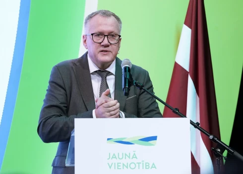 Большой репутационный скандал в латвийской политике: партию "Единство" подозревают в выплате зарплат в конвертах