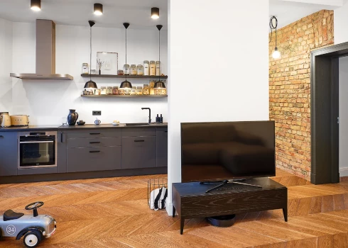 100 labi padomi: modernais ar vēsturisko – perfekta saskaņa Rīgas centra dzīvoklī