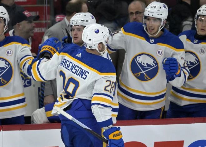 Girgensonam rezultatīva piespēle uzvarā pret "Red Wings"