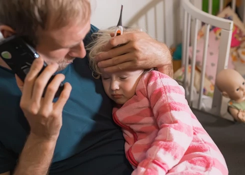 Что делать, если ребенок регулярно болеет и как часто родители могут брать больничный?