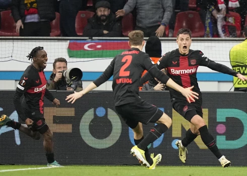 Patriks Šiks divreiz guva vārtus kompensācijas laikā