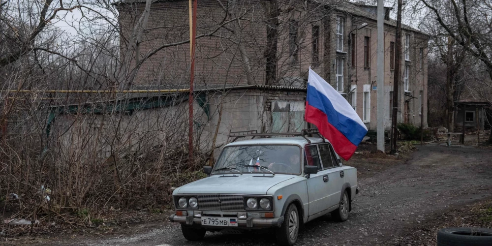 Ceļojošais "Putina vēlēšanu iecirknis" anektētajā Doneckā
