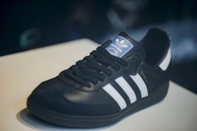 "Adidas Samba" apavi veikalā Berlīnē 2023. gada rudenī.