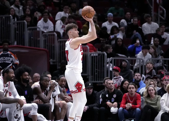 NBA debitējis otrais igauņu basketbolists