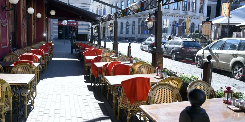 Rīgā sākas āra kafejnīcu sezona