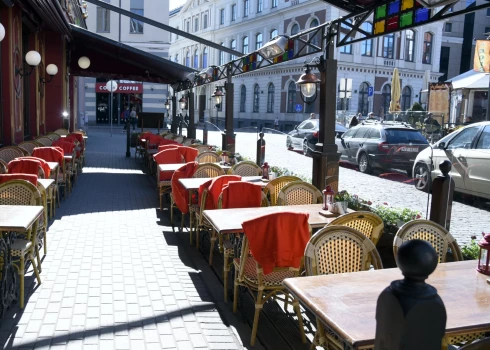 Rīgā sākas āra kafejnīcu sezona