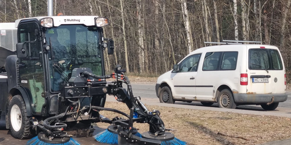 Ielu sakopšanas darbi Rīgā.