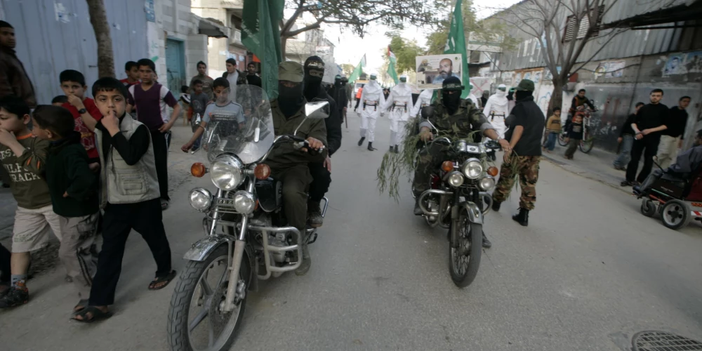 "Hamas" ierosina jaunu sešu nedēļu pamieru un cer izkaulēt savus ieslodzītos teroristus