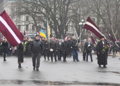 Leģionāru piemiņas gājienā Rīgā piedalījušies vairāki simti cilvēku; pasākums noslēdzies bez incidentiem