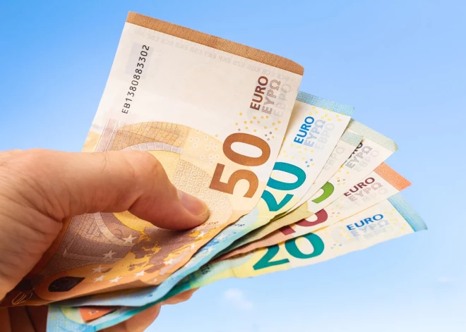 Patēriņa kredīti internetā: viss, ko Jums nepieciešams zināt pirms aizņemšanās